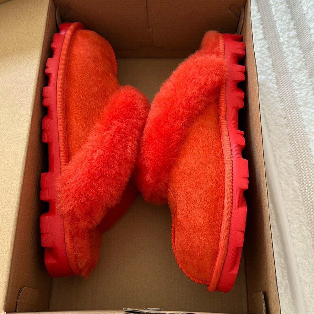 NIB UGG Slippers size 7 red/orange mix